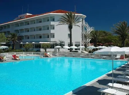 Hotell Domizia Palace 4*