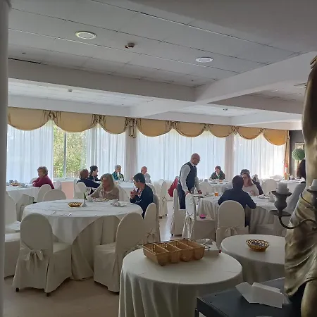 Domizia Palace 4*