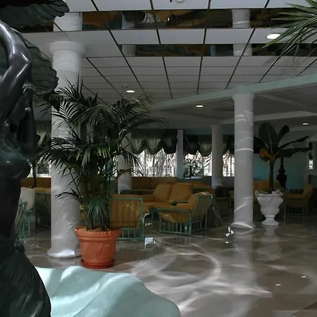 Domizia Palace Hotell