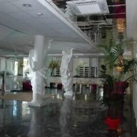 Domizia Palace 4*