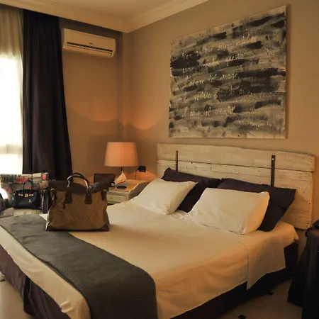 Domizia Palace Hotell 4*