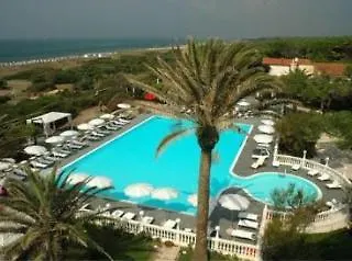 Domizia Palace 4*