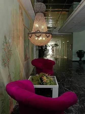 Hotel Domizia Palace 4*
