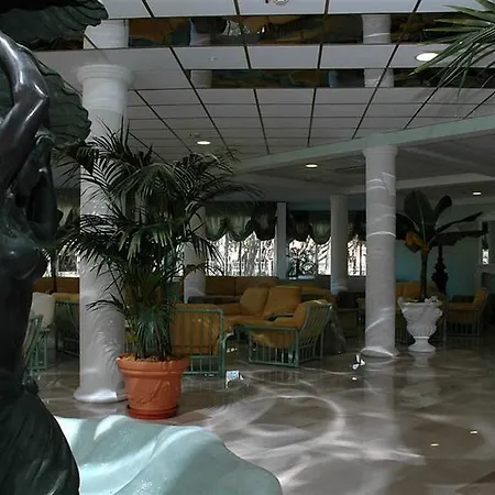 Hotel Domizia Palace 4*