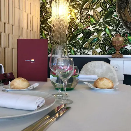 Domizia Palace Hotell 4*