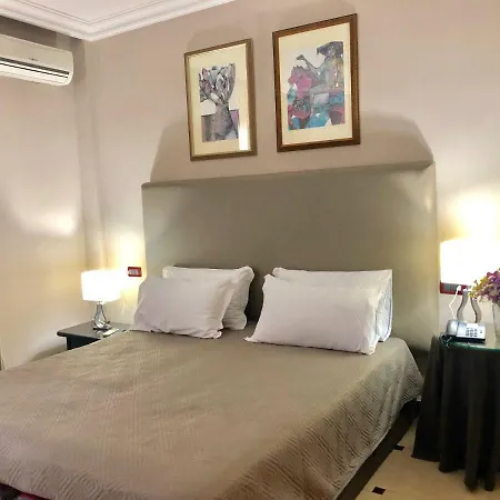 Hotell Domizia Palace 4*