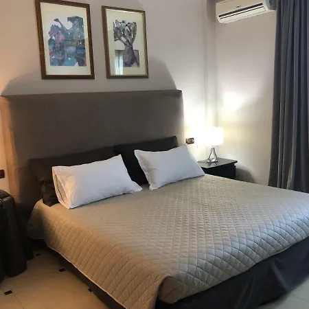 Hotel Domizia Palace 4*